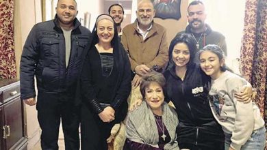 صورة الطاووس .. يحرك الرأي العام لعلاقته بفتاة الفيرمونت