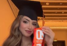 صورة 🎓 حلا الترك تحتفل بتخرجها.. وتُنهي الجدل حول علاقتها بوالدها محمد الترك