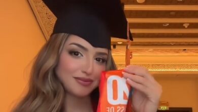 صورة 🎓 حلا الترك تحتفل بتخرجها.. وتُنهي الجدل حول علاقتها بوالدها محمد الترك