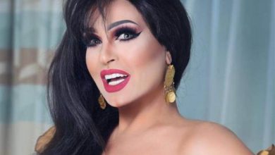 صورة فيفي عبده توثق مرحلة ولادة حفيدتها