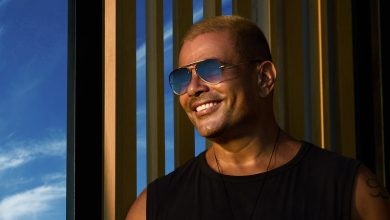 صورة عمرو دياب يحذر من الذكاء الإصطناعي