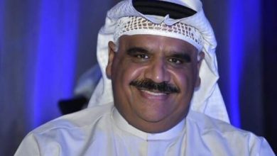 صورة داوود حسين يجري عملية جراحية في القلب