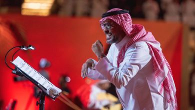 صورة هاني فرحات وقبلة يد محمد عبده .. كيف رد عليها الجمهور