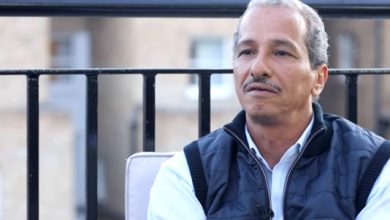 صورة مشاده كلاميه بين نايف صقر ومحمد الخميسي بسبب عايض القرني