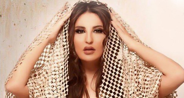 صورة فنانه ” صف ثاني ” تثير موجه من السخريه بسبب إمتلاكها مليون دولار أمريكي !