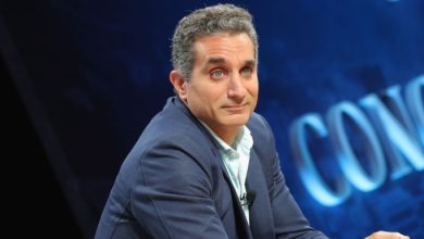 صورة جدل واسع حول عودة باسم يوسف إلى الشاشة المصرية ونفي تقاضيه 22 مليون جنيه