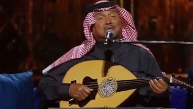 صورة ايقونه الفن محمد عبده يغني للكويت رغم التعب