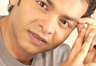 صورة مكتشف النجمة شيرين يعود بعد غياب