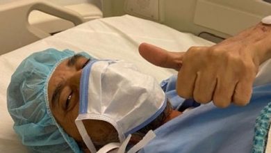 صورة خالد سامي يجري عملية لزراعة الكبد