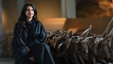 صورة برنامج الإقامة الفنية في نيوم: أربعة فنانين سعوديين يحوّلون الحرف والطبيعة والرقص إلى رؤى عالمية