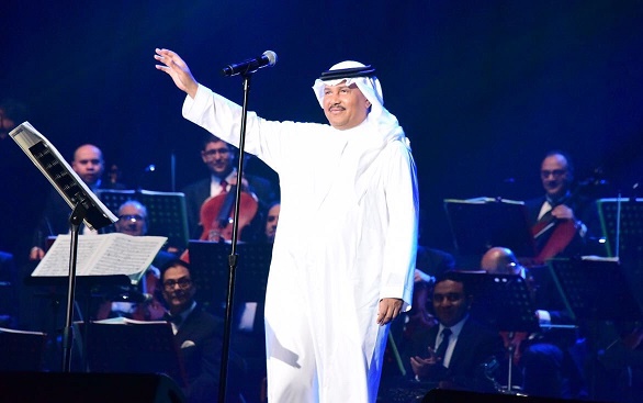 صورة ” الحفلات الغنائية ” تعود في جدة بقيادة محمد عبده وصقر والمهندس وسط حضور جماهيري كبير