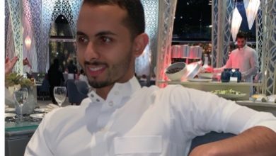 صورة على خطى والده محمد يغني لوالده عبدالمجيد عبدالله مجموعه من الأغنيات .. يوجد فيديو