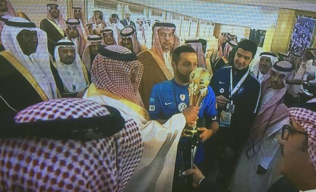 صورة ولي العهد محمد بن نايف ” يتوج ” الهلال بطلاً لدوري كأس ولي العهد في الرياض