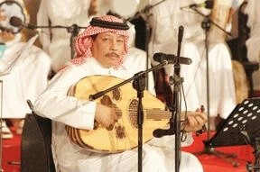 صورة محمد عمر لـ ” فنان العرب ” : اذكروا محاسن موتاكم .. ولايمكنني أن اغني والأطفال تموت