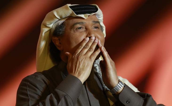 صورة #فنان_العرب يغني بالأنجليزيه مع نجله #عبدالرحمن_محمد_عبده #قمة_الرياض