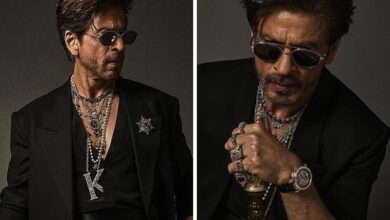 صورة شاروخان يصنع التاريخ في MET Gala 2025 كأول ممثل هندي على السجادة الحمراء