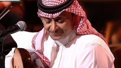 صورة عبدالمجيد عبدالله يهدي متابعيه في تويتر اغنية ” شكراً ” بالعود فقط ( يوجد فيديو )