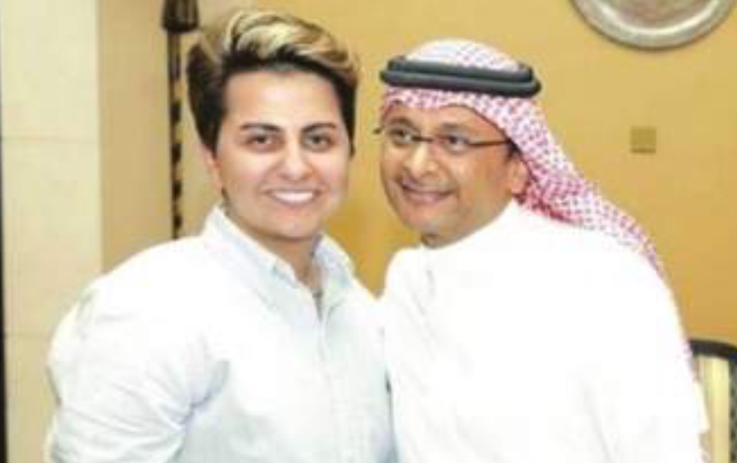 صورة عبدالمجيد يحضن ويقبّل شمه من جديد ليكيد العواذل !