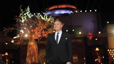 صورة “مهرجان القاهرة السينمائي” يكرّم بيلي زين وسط احتفاء كبير (صور)