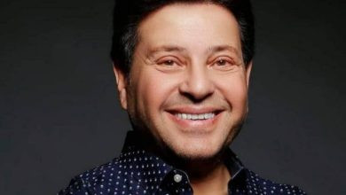 صورة زوجة هاني شاكر تطمئن جمهوره بعد جراحة عاجلة وتأجيل حفله الغنائي