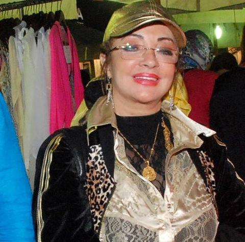 صورة شهيرة تخلع الحجاب وتخطط لعودة فنية